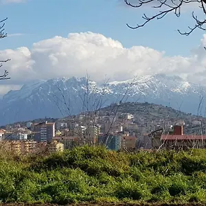 Monolocale Con Giardino Indipendente , Nuoro (Sardinia) Italia